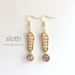 pearl × gold border