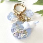 花畑と猫 レジンキーホルダー ラベンダー