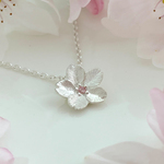 桜のネックレス