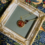 【炎と金の枝】チェコガラスボタンネックレス