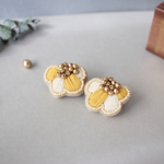 ビーズ刺繍𓍯2color flowerピアス.yellow