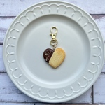 ハート型クッキーのキーホルダー(チョコナッツ)