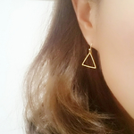 キラキラパーツ 三角 シンプル ピアス