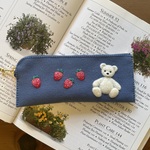🐻‍❄️シロクマと苺🍓のペンケース