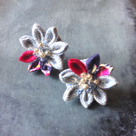 つまみ細工のお花ピアス