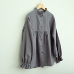 フリル襟ピンタックブラウス　グレー