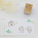 鬼のお面をかぶって節分を楽しむ 猫のはんこ