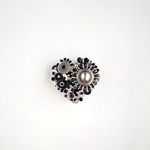 Silver Beads Reunion ミニハートのビーズ刺繍ブローチ
