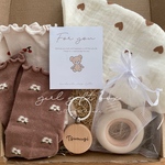 《gift set_g》女の子用　ギフトセット　出産祝い　プレゼント　お祝い　ベビー　プチギフト　名入れ　名前入り　名前キーホルダー　スタイ　靴下　歯固め　くま　ナチュラル　くすみカラー　贈り物　木製