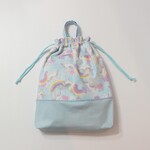 虹色ユニコーン☆ブルー☆　お着替え袋　体操着袋　持ち手付き巾着【ナップザックにも】