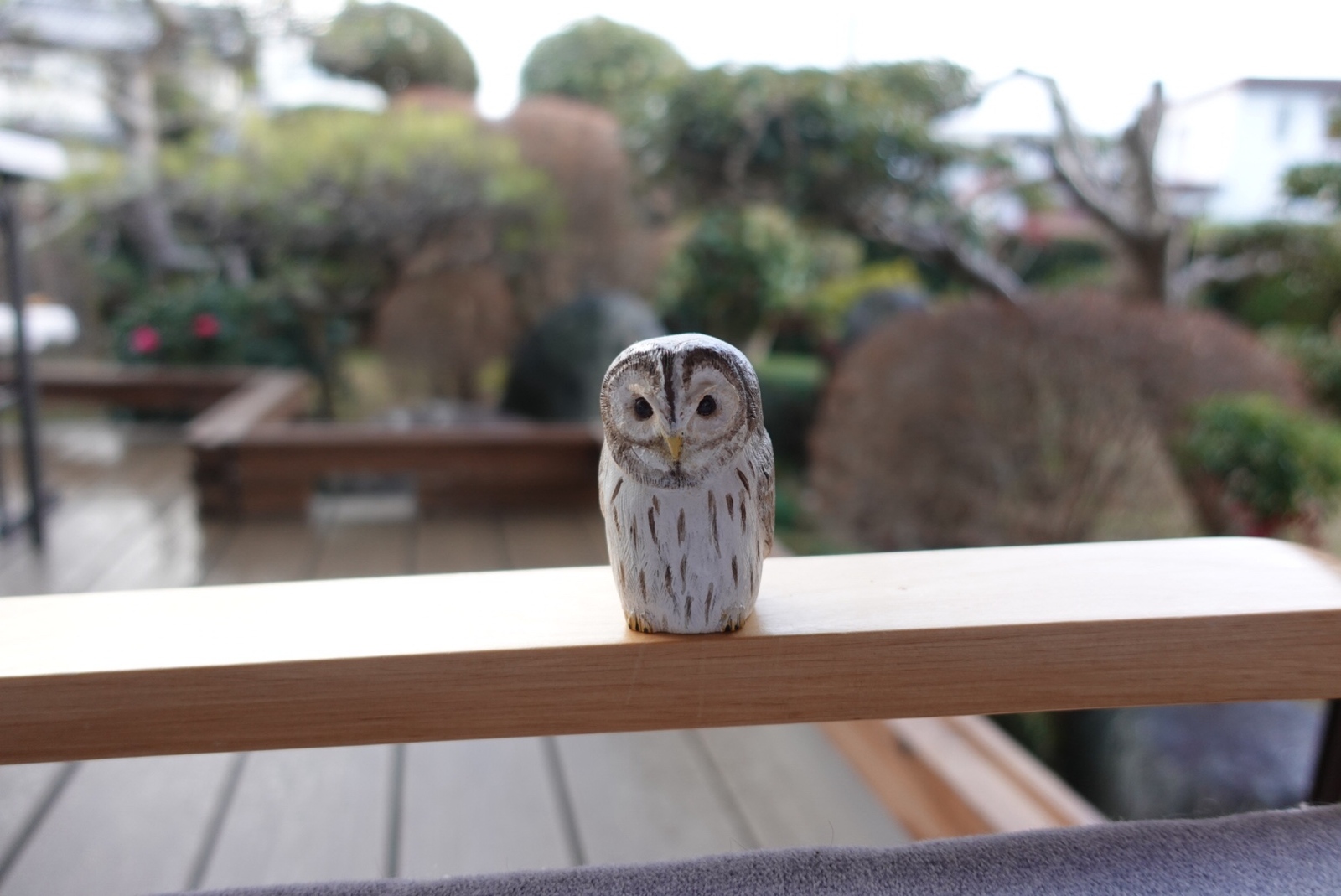 バードカービング　ホオジロ Amazon.co.jp: メジロ 木彫りの野鳥 バードカービング 野鳥彫刻