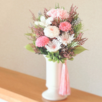 【優しい仏花】　クリアケース入り　プリザーブドフラワー　お悔やみ　お盆　お彼岸　供花　仏花　お供え　一周忌　法事　贈り物　自宅用　花