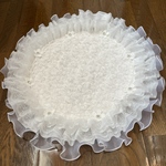 カフェマット🤍Whiteファ〜🤍いちご　円形48㎝（フリルを含）