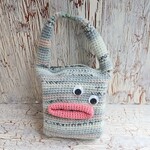 パクパク星人　ハーフサイズ　ソフトティッシュポーチ　持ち手つきポーチ