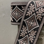 [☆] [実物のお色味と違う場合があります] インド刺繍リボン　花　インド刺繍　スパンコール　刺繍リボン　リボン　りぼん　※10月8日よりゆうパケットにて発送