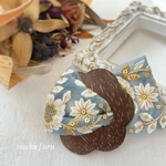 インド刺繍リボン×ココナッツボタンクリップ