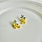 早春の花ミモザのピアス