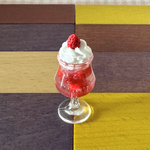 今日のおやつ＊丸ごといちご🍓のクリームソーダ🍓