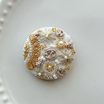 ビーズ刺繍くるみボタン（ヘアゴム/ブローチ）