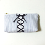 ボーダーリボンのポーチ