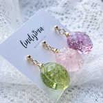 本物のお花を使ったフラワードロップ3粒ピアス・イヤリング・イヤーカフ　ピンクの紫陽花　桜カラー　チャーム変更可能