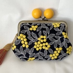 ミモザ　刺繍　大きい木玉親子がま口ミニ財布　　