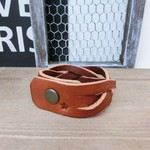 ヌメ革茶色ブレスレット＊レザーバングル＊三つ編み＊くたくた仕上げ