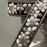 [実物のお色味と違う場合があります] インド刺繍リボン　花　インド刺繍　スパンコール　刺繍リボン　リボン　りぼん　※10月8日よりゆうパケットにて発送