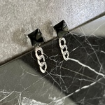 Mu セール　ブラックカボション&シルバーチェーンチタンピアス　モード　クールでかっこいい　サージカルステンレスチェーン　冬　春
