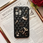 みみぃ様専用⭐️iPhone 15pro MAXキルティング　iPhoneケース⭐︎おしゃれファッションデコパーツカバー　キラキラ　iPhoneカバー　