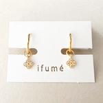 【ifumé】小さなクローバーのフープピアス＆イヤリング 金属アレルギー対応 サージカルステンレス GOLD