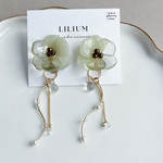 glossy flower  ～green～ チャーム付き ピアス/イヤリング 金属アレルギー対応 サージカルステンレス グリーン 緑 2way