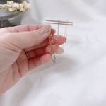[125]痛くないイヤリング◆【ゴールド】シンプルメタルフレームチャームのイヤリング