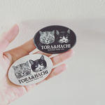 トラとハチ  缶バッヂ（ホワイト）