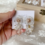 お花の大ぶりピアス(クリア)