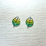葉っぱのピアス