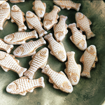 【2コセット】#czech beads#チェコビーズ　fish 25✖️12㍉　white/copper
