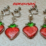 strawberryシリーズ コットンパールorビーズのキラ揺らイヤリング