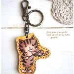 ＊バイオリンを弾く猫ちゃんのキーホルダー