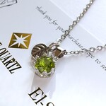 再販★ペンダント》天然ペリドット（アリゾナ産）＆カレンシルバーチャーム　ストーンサイズ縦6mm×横6mm/silver925台座【El-Shade】