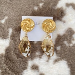 アンティークボタンイヤリング