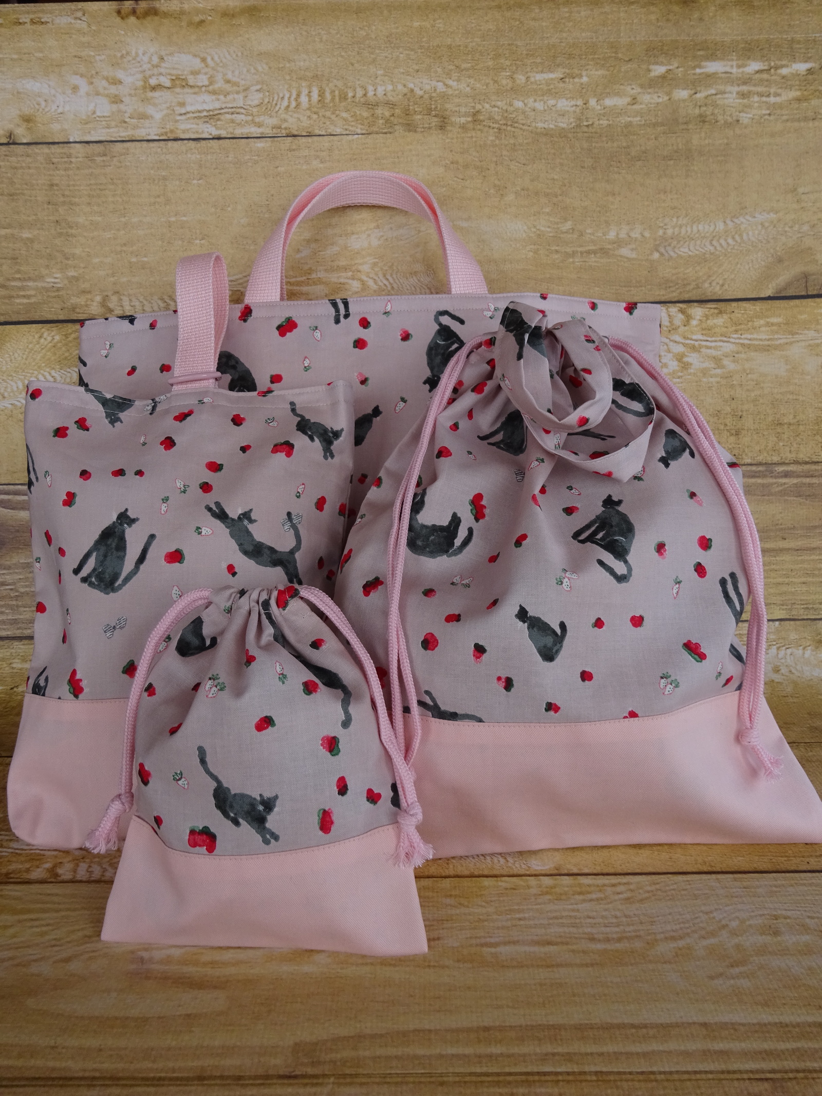 SALE‼️入学準備　4点セット　ハンドメイド　ネコちゃん　花柄 ネコ - 入園入学セットの人気通販 | minne 国内最大級の
