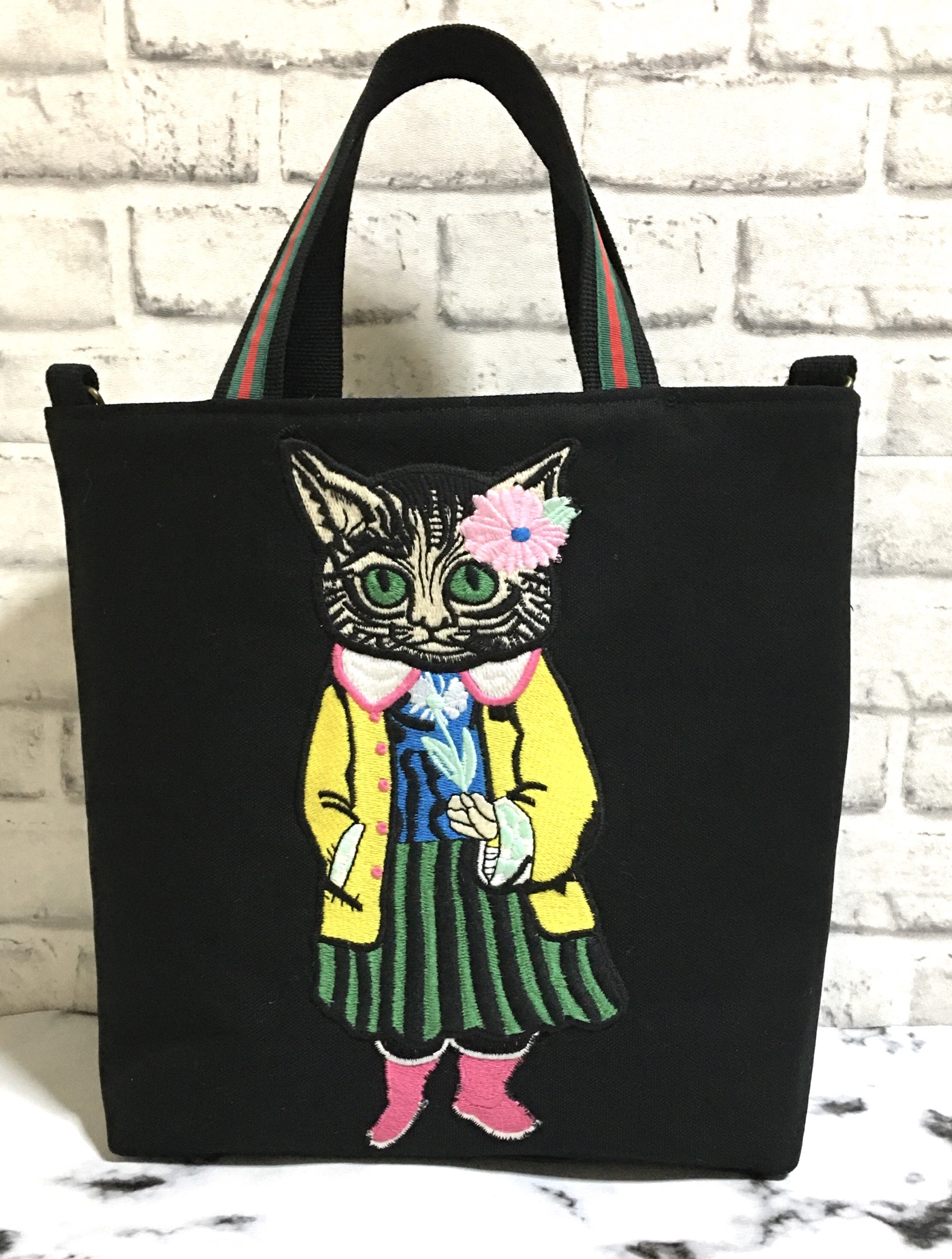 帆布トートバッグ　刺繍猫さん?