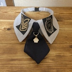 犬・猫の首輪　33～36 　cocoちゃんネクタイチョーカーNEW　ポリス風・ライトグレー細ストライプ襟・ネクタイネイビー