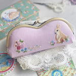 ＊ウサギさんとお花の手刺繍がま口メガネケース＊