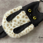 新作・SIOCO・11号帆布〈ブラック〉国産エコファー〈ブチ柄〉黄色目•猫ポシェット《Chloeクロエ》スマホショルダー・動物立体バッグ•キャット　猫　にゃんこ　Cat  ファーバッグ　お散歩バッグ