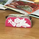 幸せローズピンク　エレガントなメガネスタンド