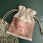 インド刺繍リボン＊巾着ポーチ　メイクポーチ　サニタリーポーチ　プレゼント
