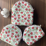 春らしい可愛い花柄ポーチ　レース付きファスナーポーチ