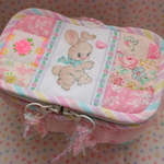 hana*ハンドメイド★パッチワークスクエアバニティポーチ★レトロアニマルホワイトバニー